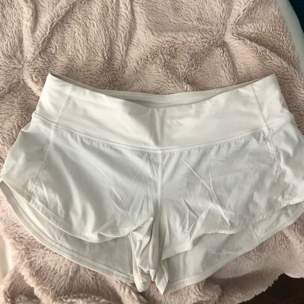 White lululemon shorts
